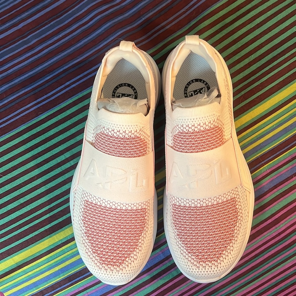 APL TechBloom Bliss NWOT 🌸